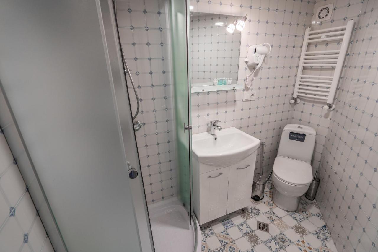 Mini Hotel On Aghmashenebeli Ave Tbilisi Eksteriør billede